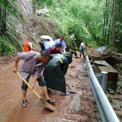 成都拉响大暴雨最新预警，全城联动应对强降雨天气