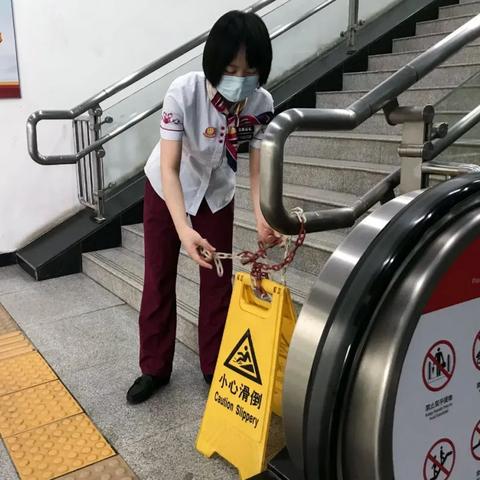 武汉天气预警,暴雨突袭,城市应对与市民须知 武汉天气预警,暴雨突袭,城市应对与市民须知