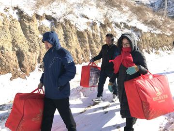 寒潮来袭，全国大降温下的温暖守望