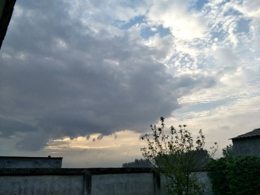 上蔡今日天气，多云转晴，气温适宜