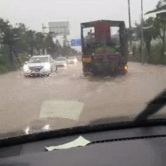 珠海台风中的守城人，风雨里那些温暖的身影